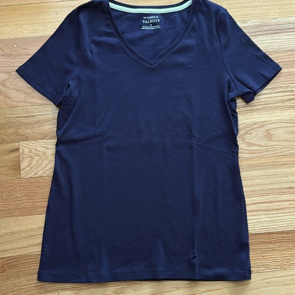 Rich navy blue V Neck Tshirt - Picture 2 of 4